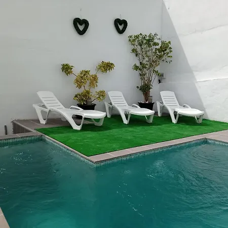 Clark Suites Habitaciones Alloggio in famiglia *